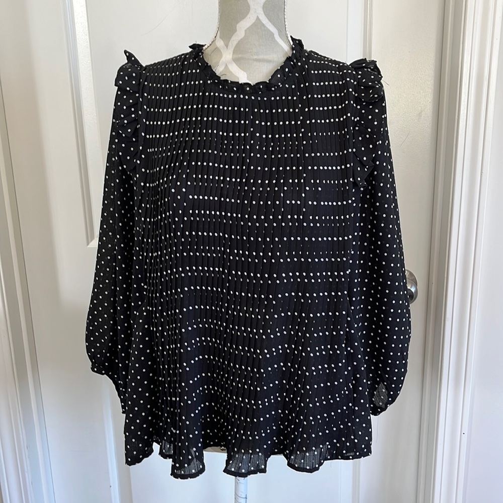 Mustard Seed pleated polka dot flared blouse size medium